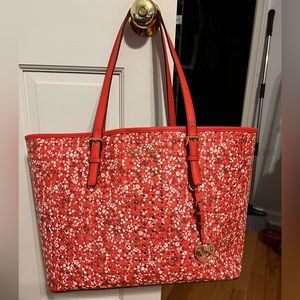 New Micheal Kors tote with tags